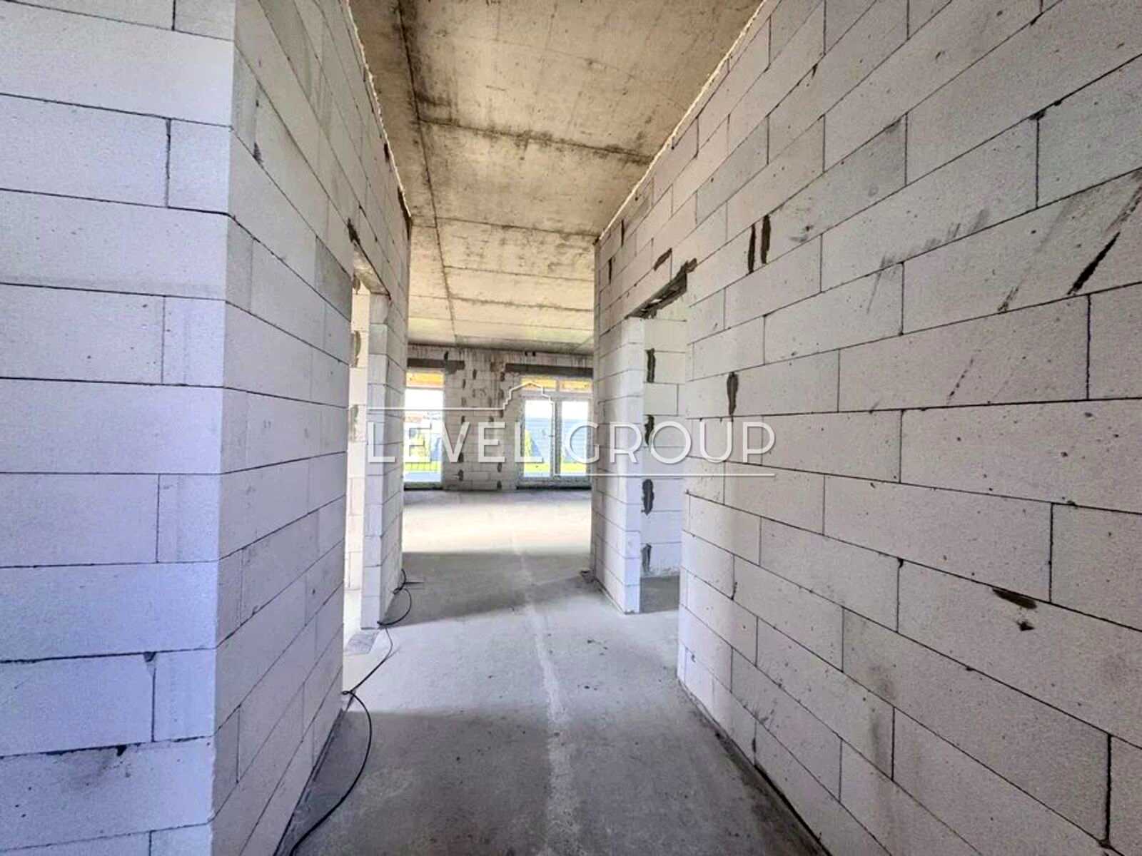 1865515122448775