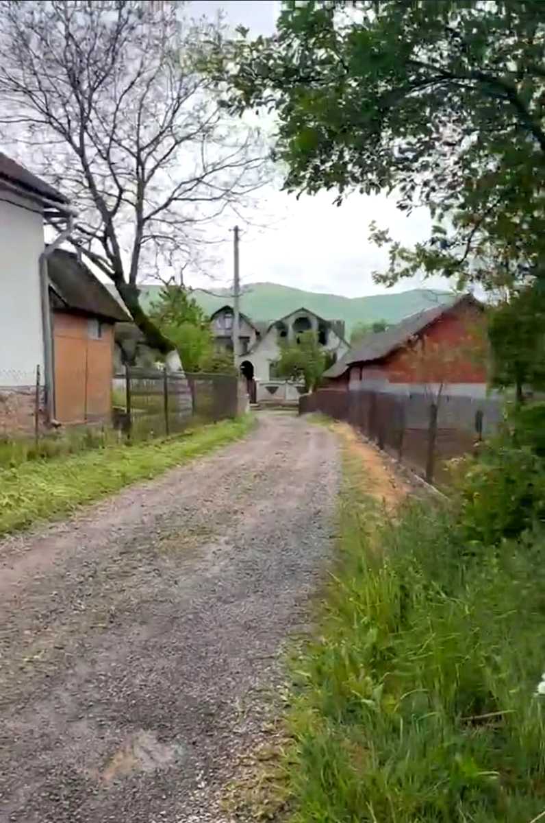 1865515821527344