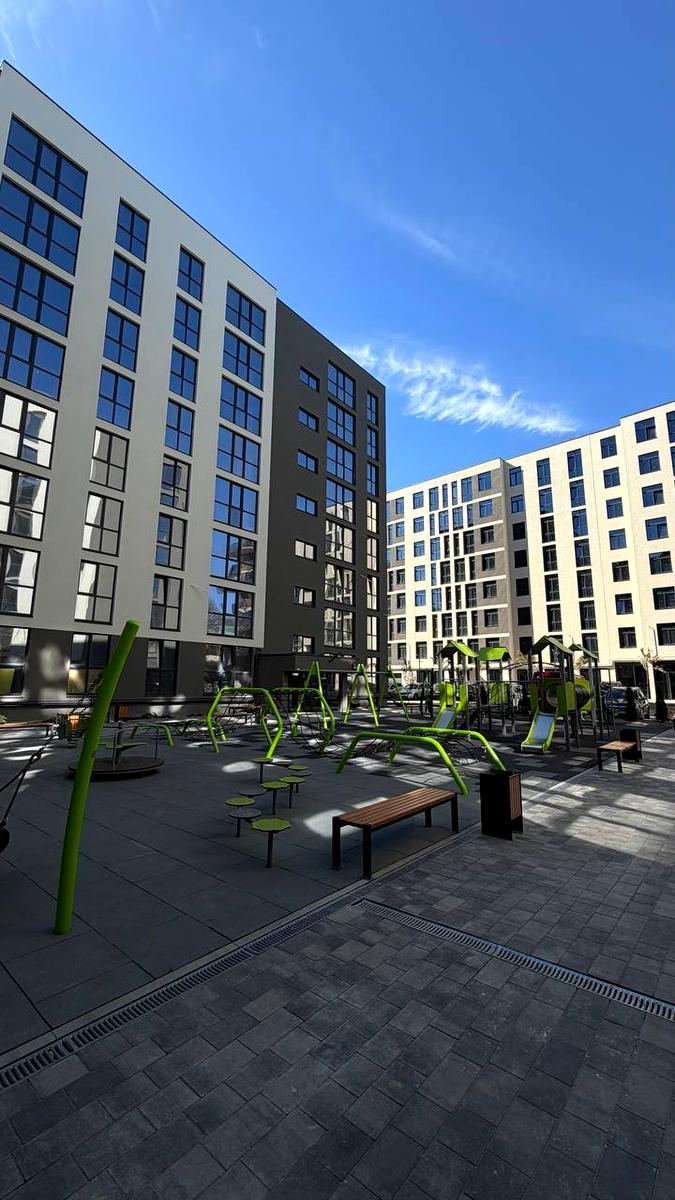 1865517501327709