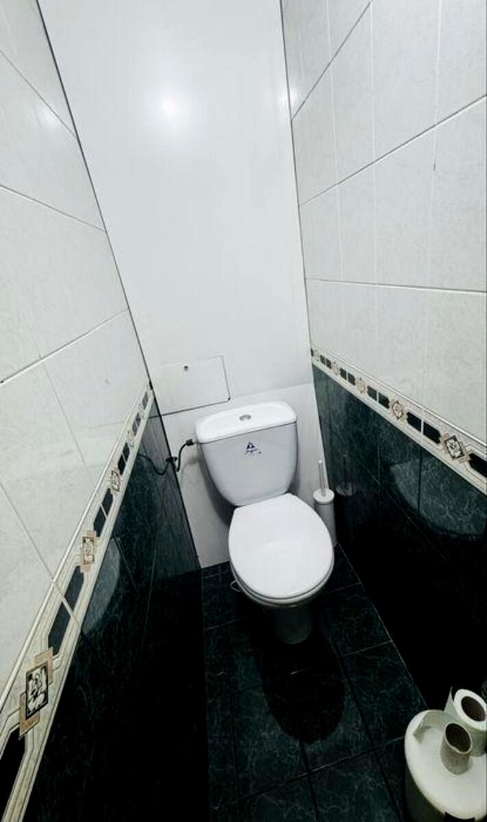 1865530652681919