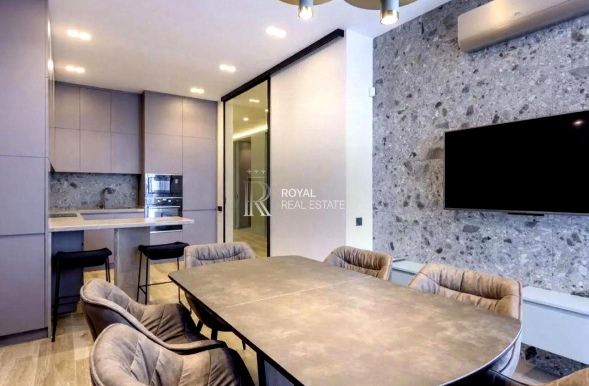 1865533511894944