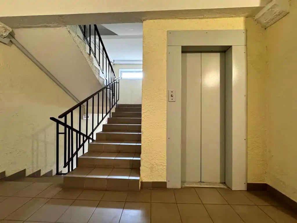 1865556755721951
