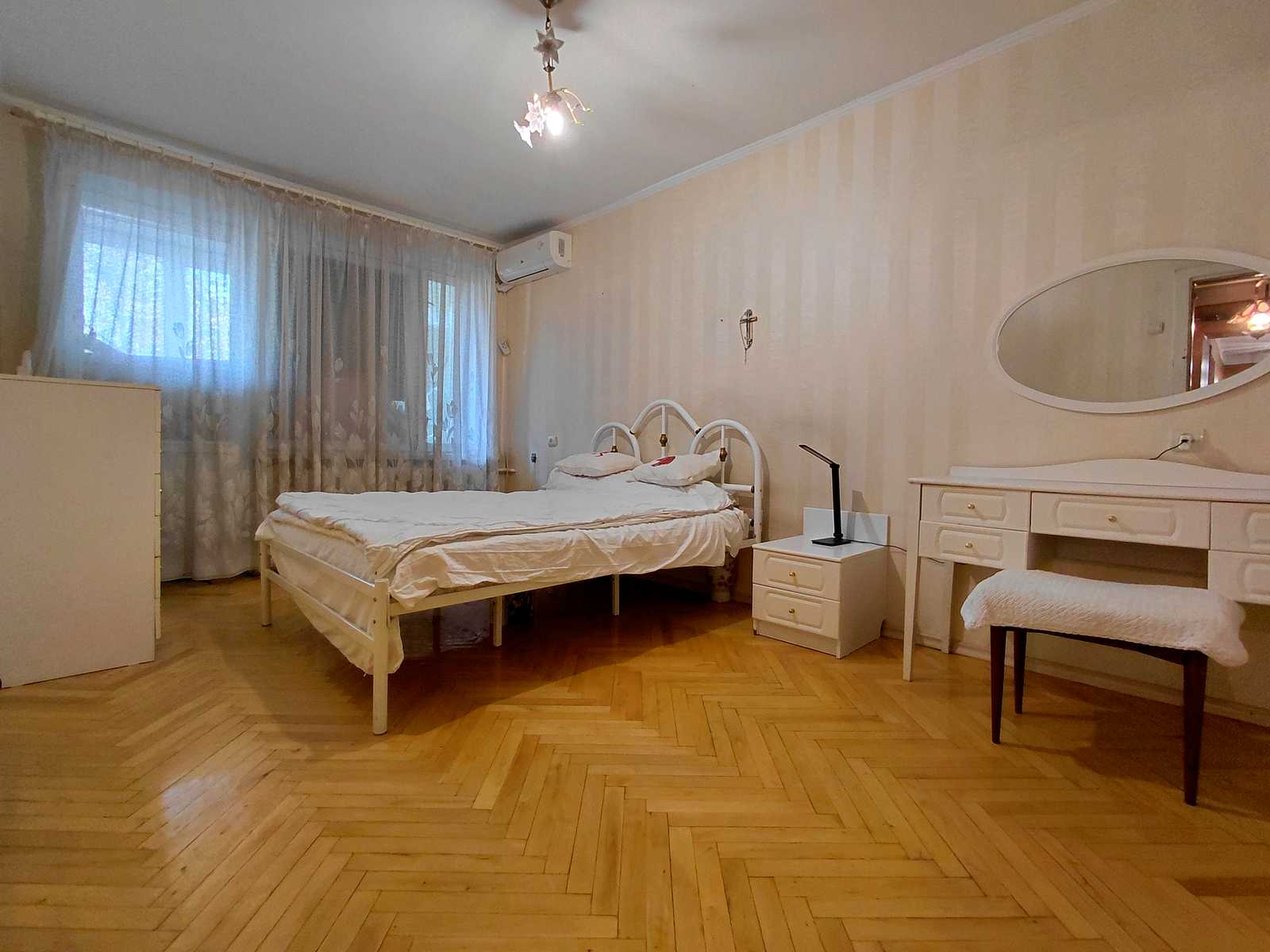 1865594065401079