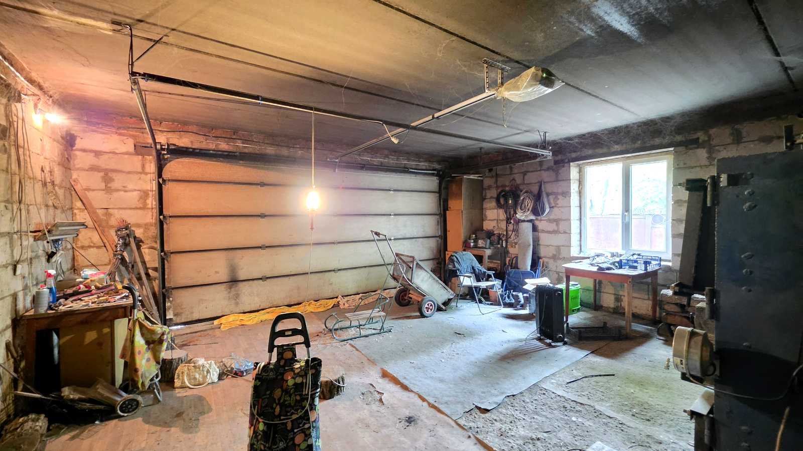 1865601652013133
