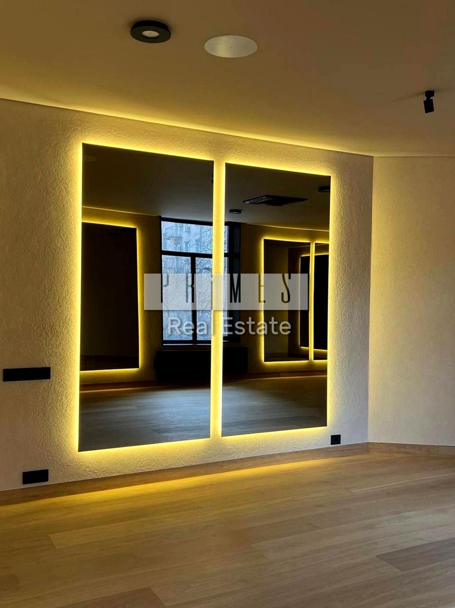 1865606143302045