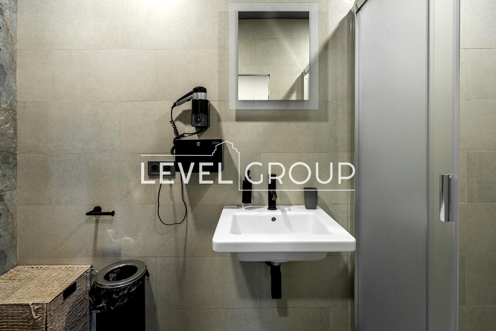 1865610913029379