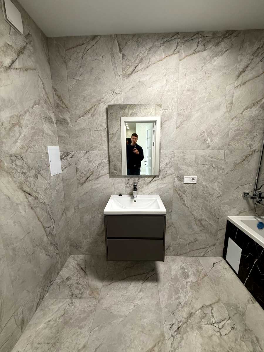 1865612673143179