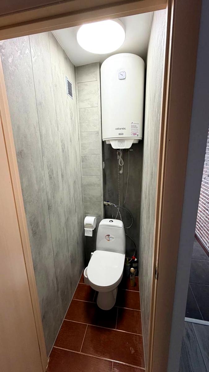 1865618025898552