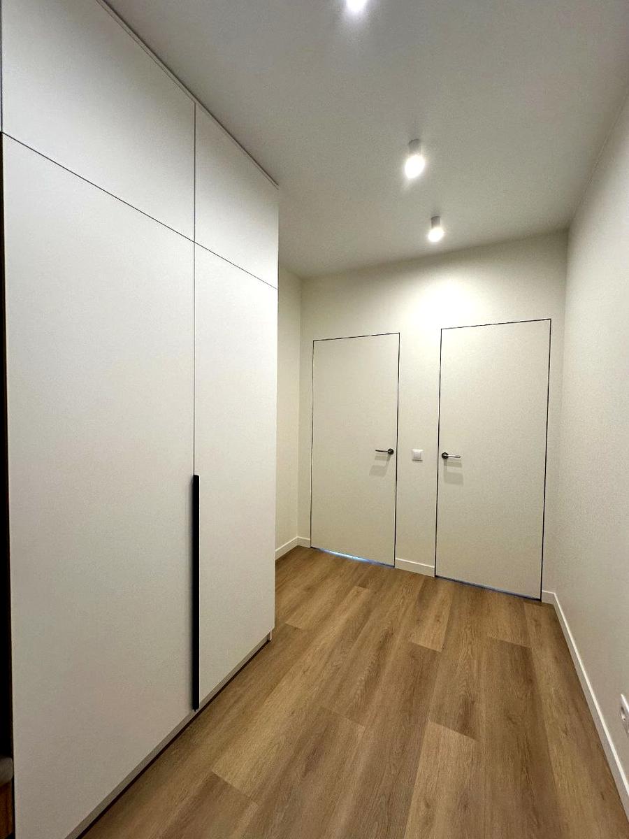 1865623471755714