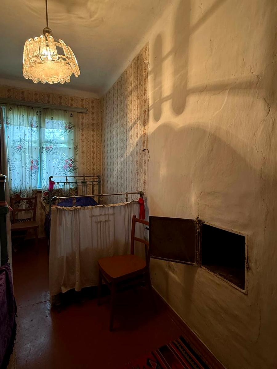 1865638708033059