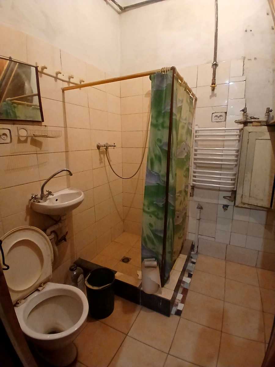 1865639931574396