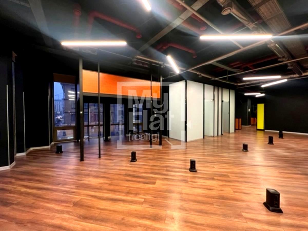 1865685454740372