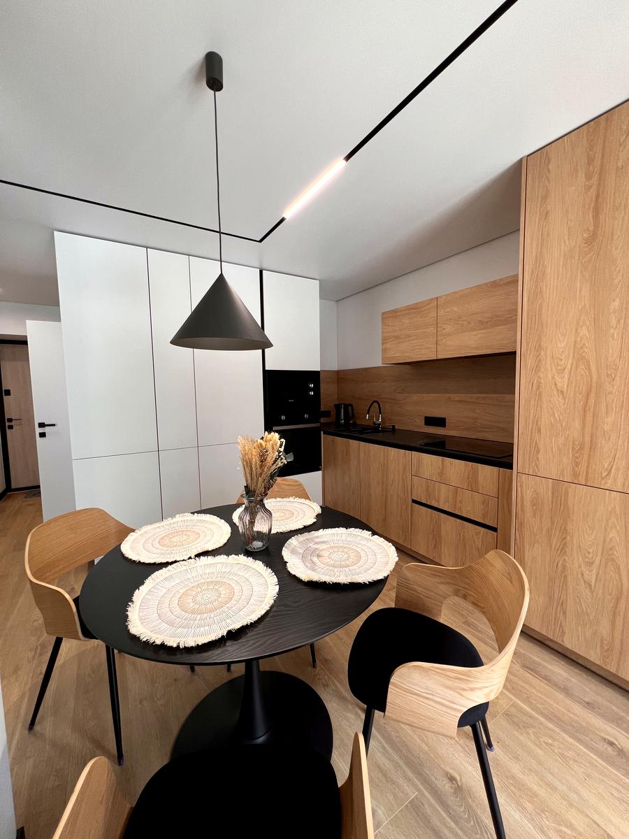 1865688408757859