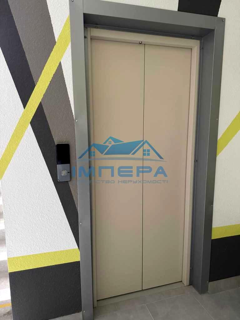 1865694400083488