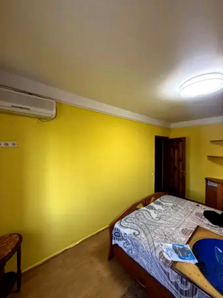 1865694570715351