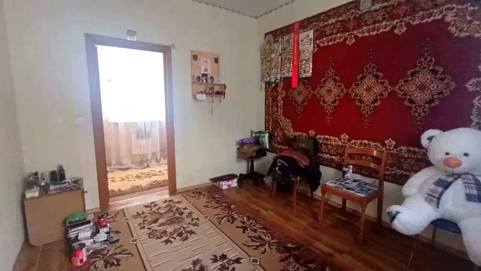 1865695236572893