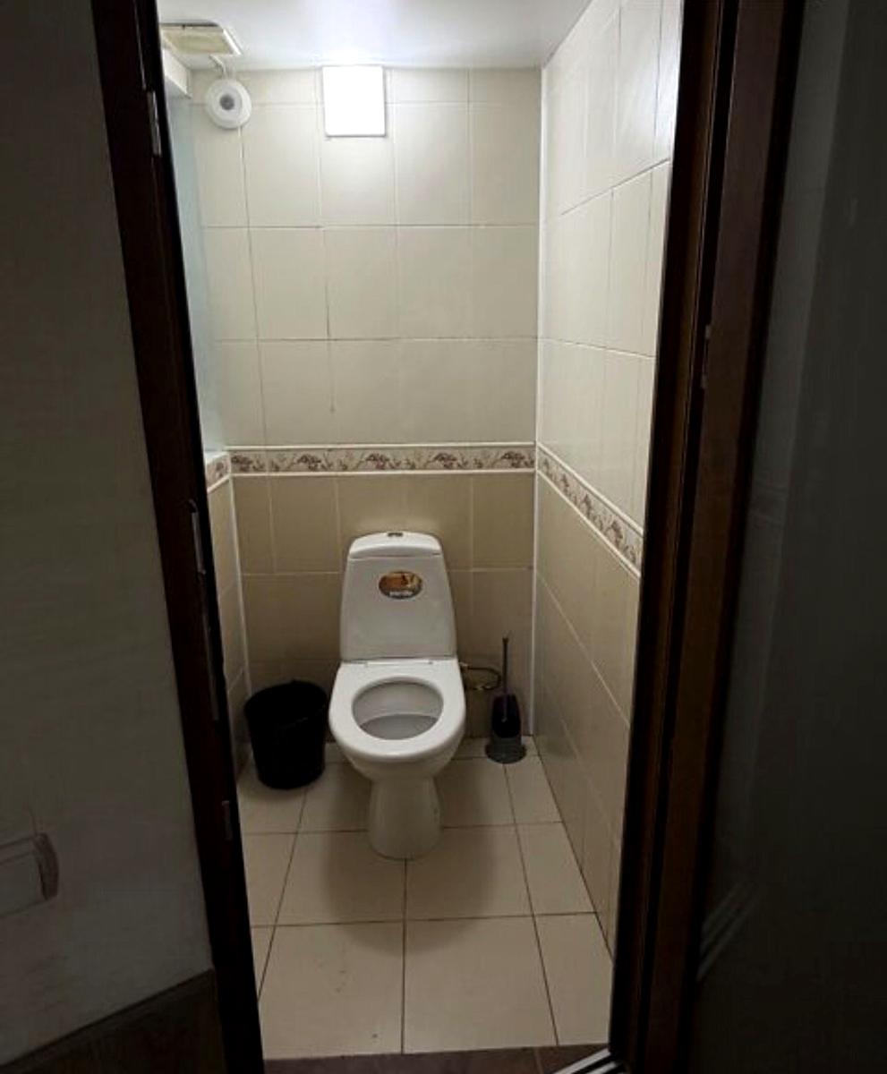 1865703972726581