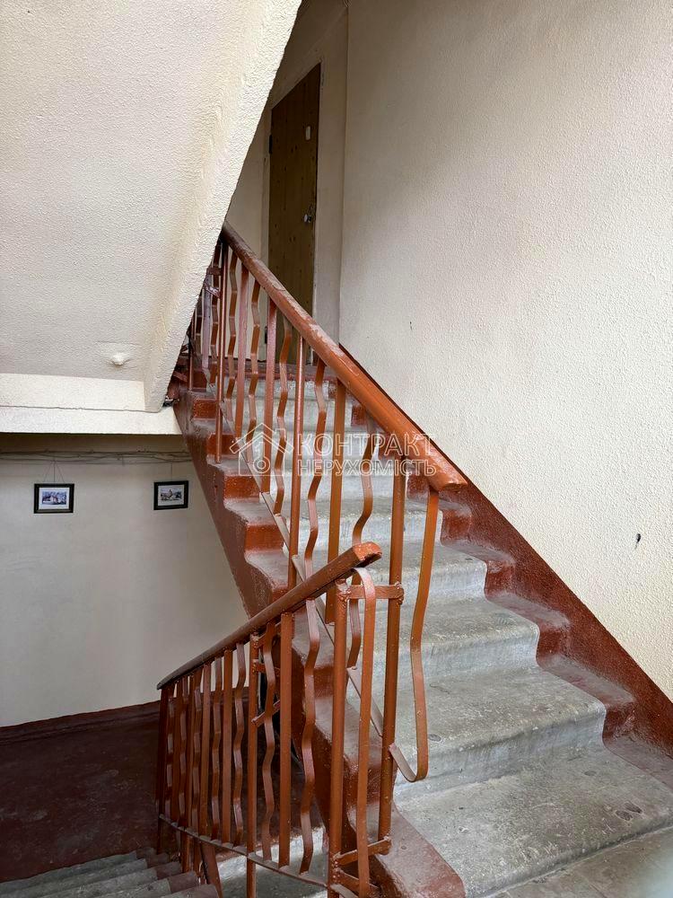 1865704700650308