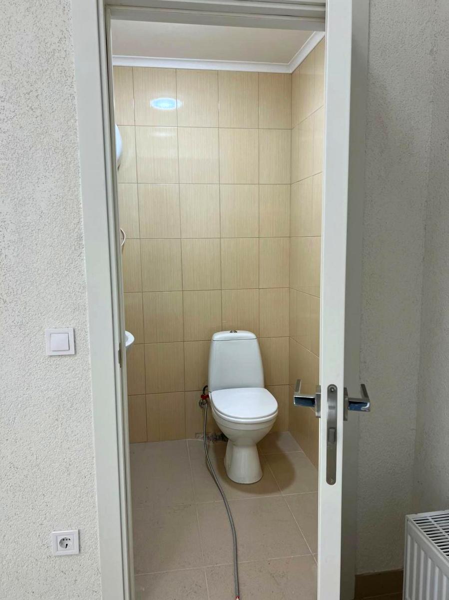 1865705393576320