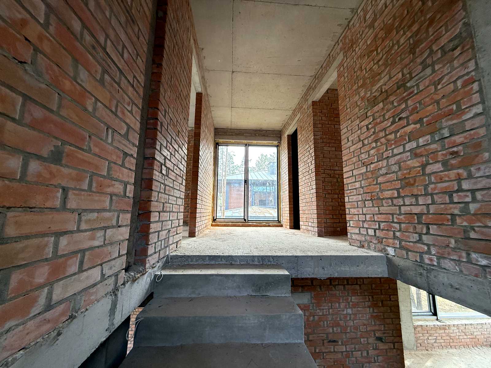 1865709233662371
