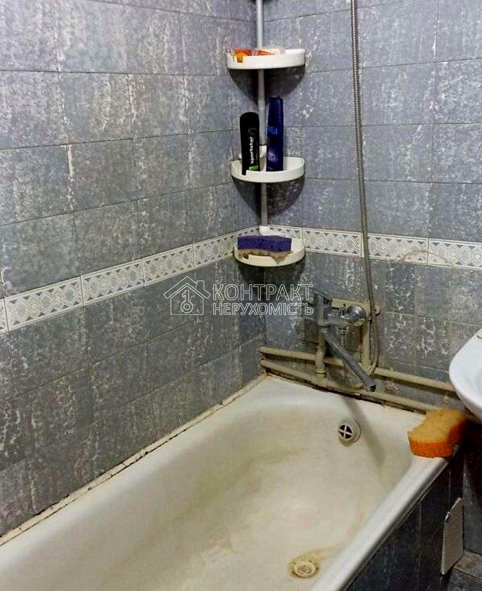 1865709848120956