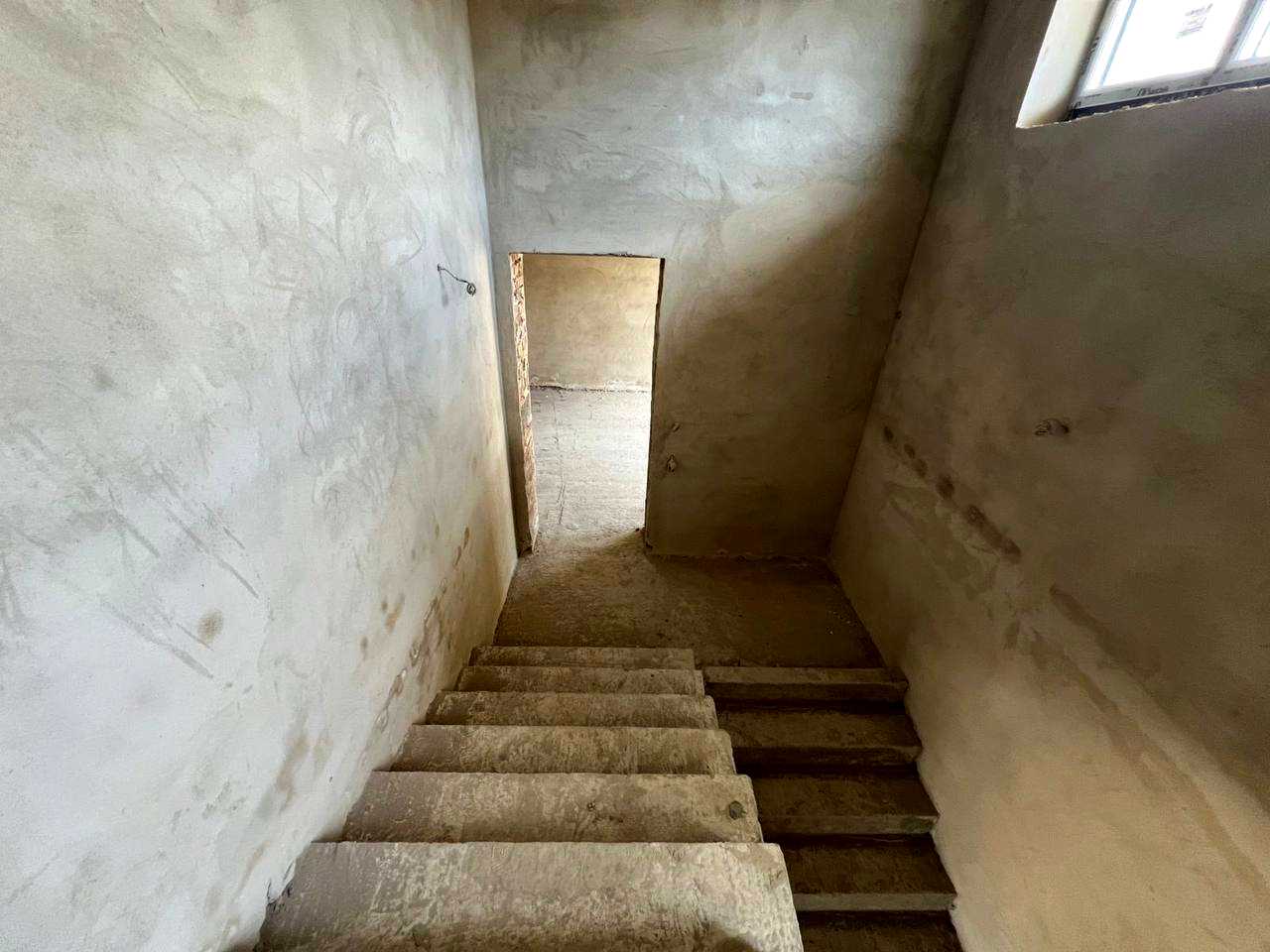 1865710095055932