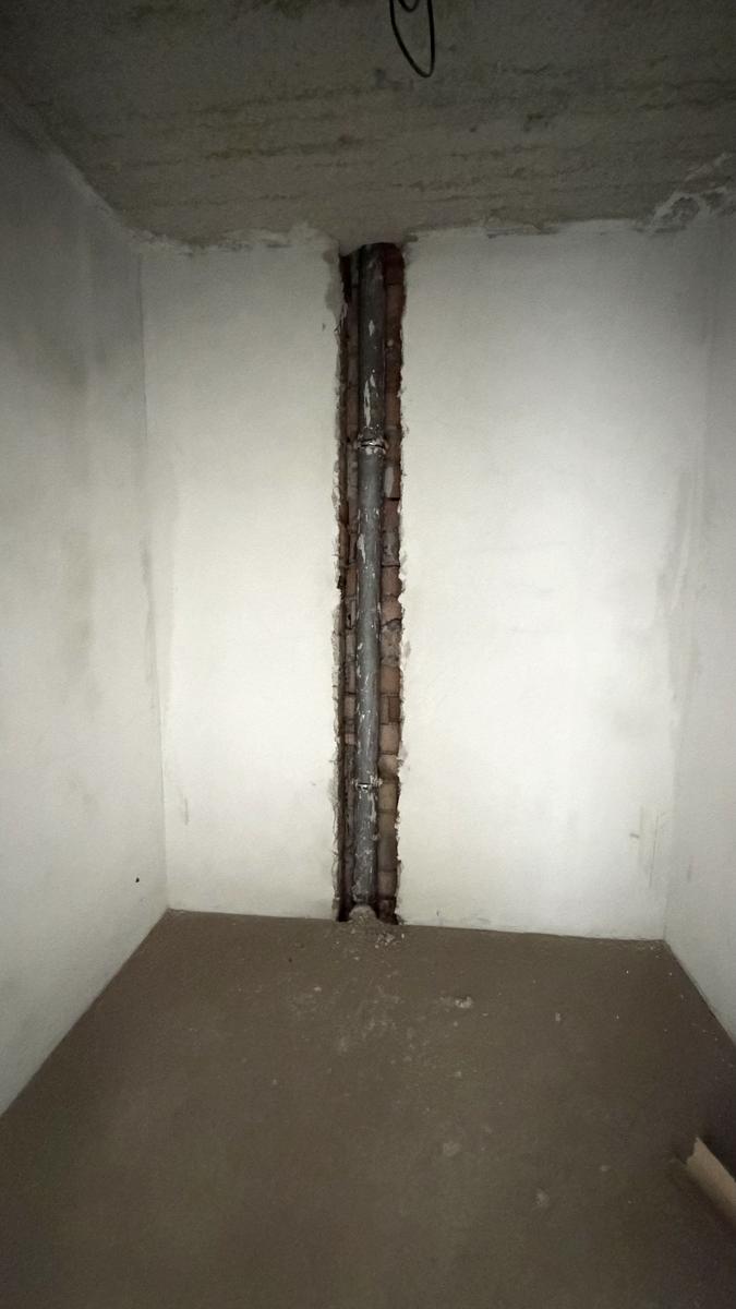 1865710916243829