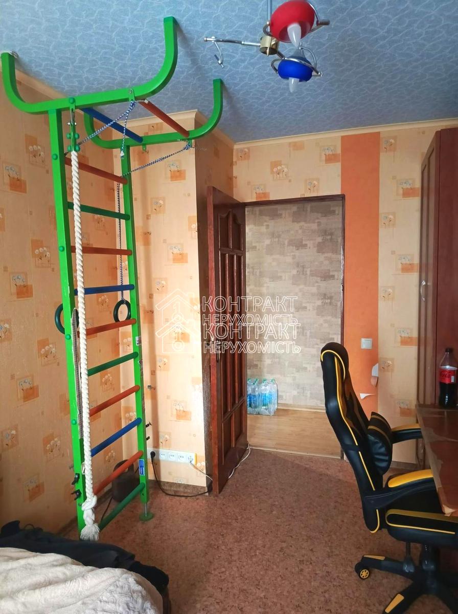 1865711053379871