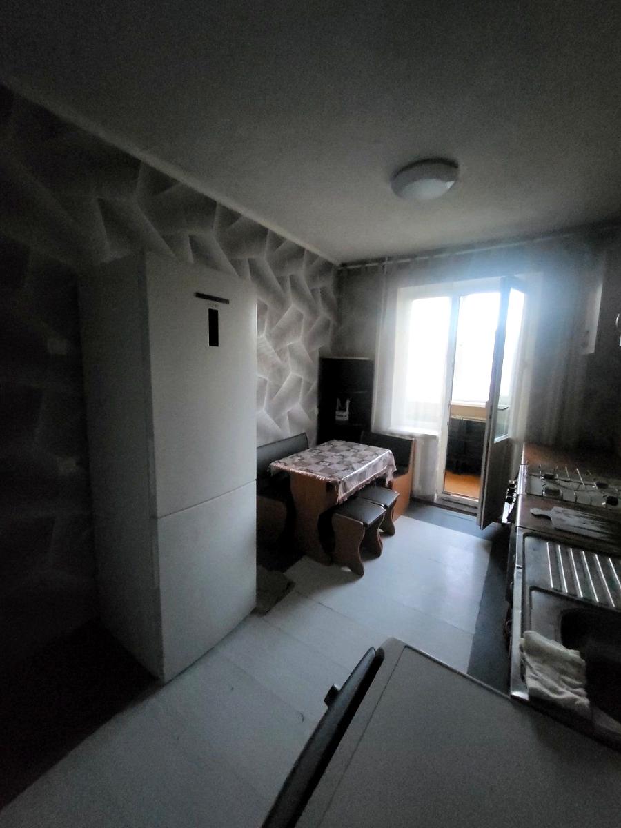 1865711174695629