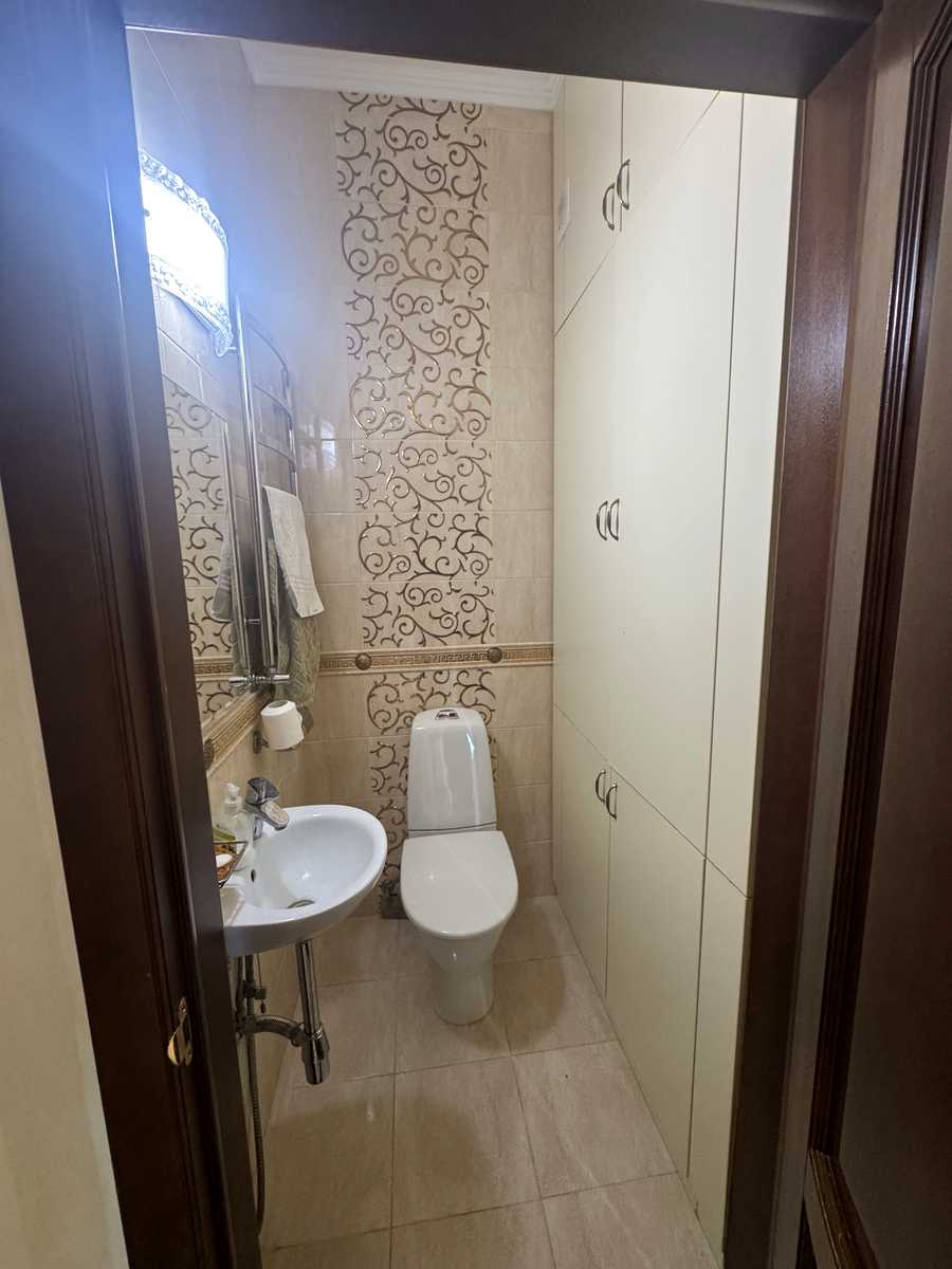 1865711639774997