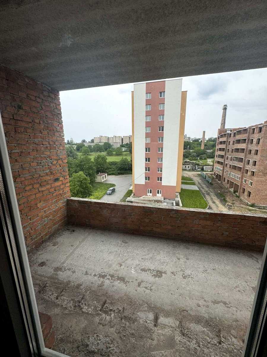 1865717244243540