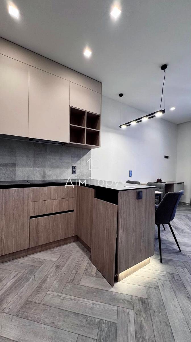1865725697477076