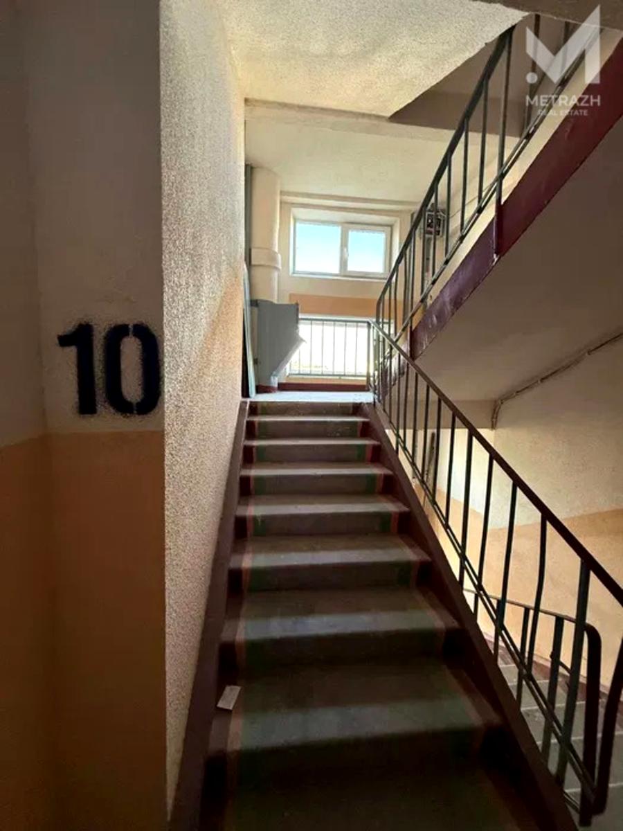 1865785703857190