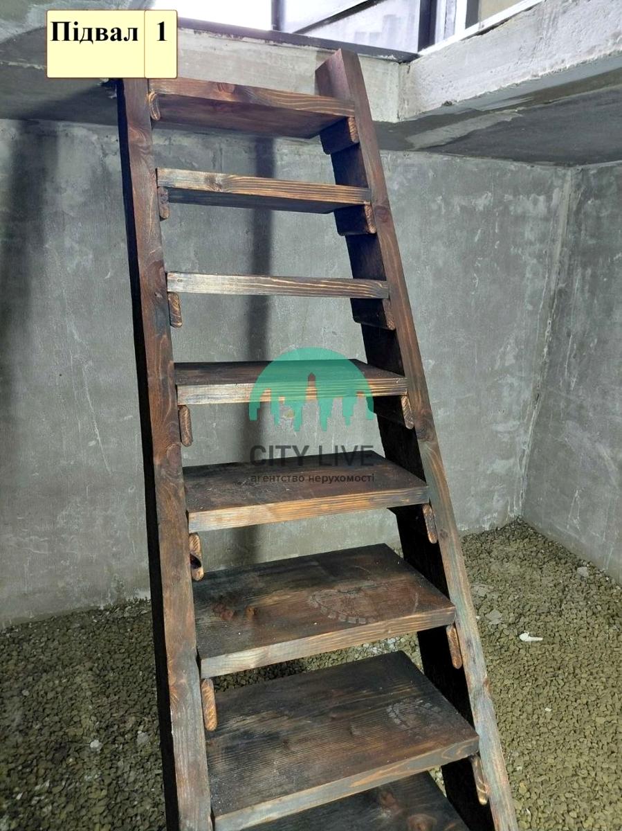 1865787997785636