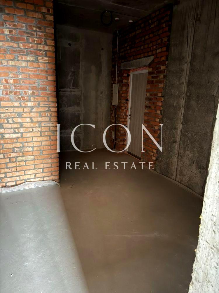 1865789300604886
