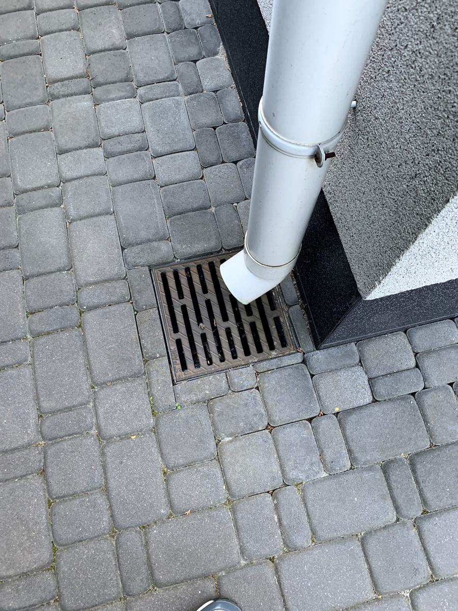 1865799904862772