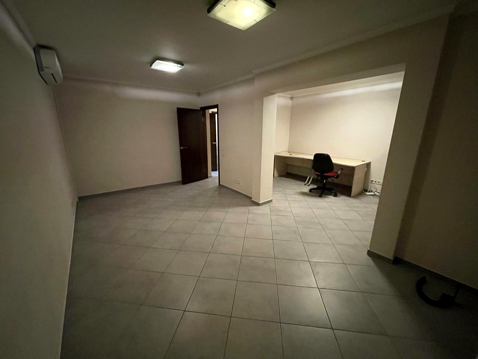 1865803882636120