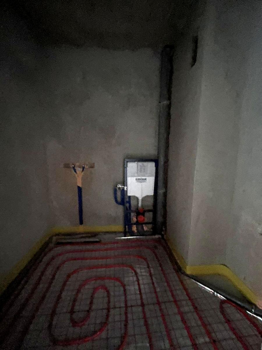 1865805445030074