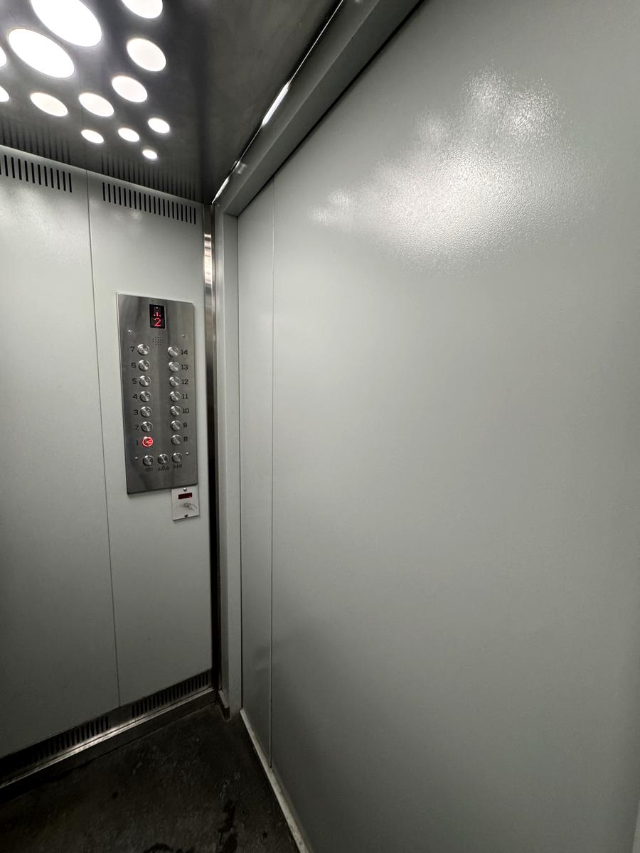1865808077106869