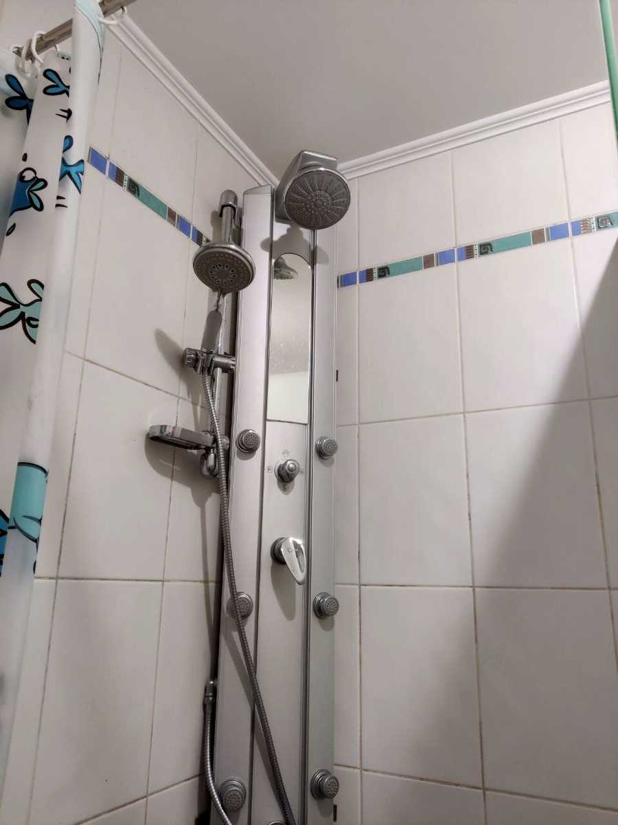 1865855476715975