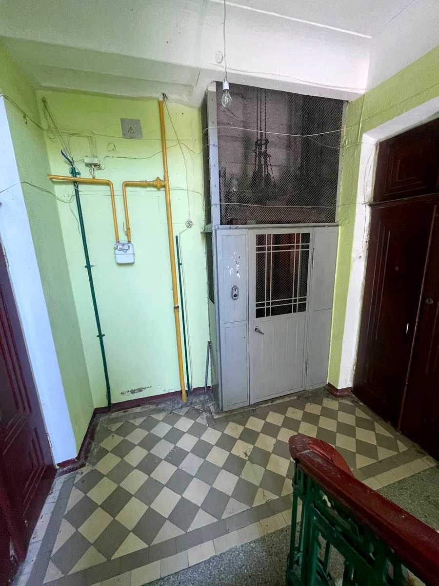 1865865666857696