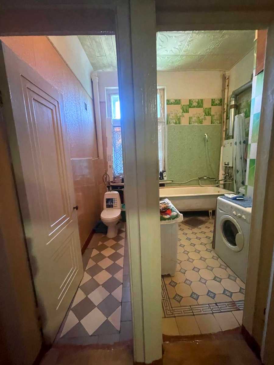 1865865706587769