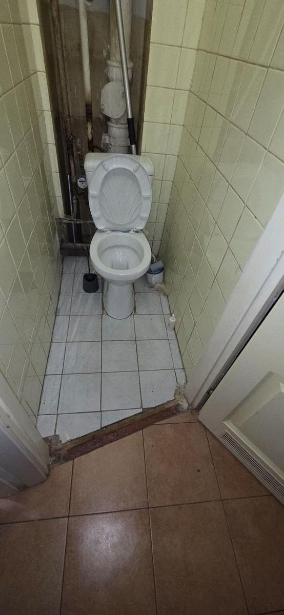 1865870038622294