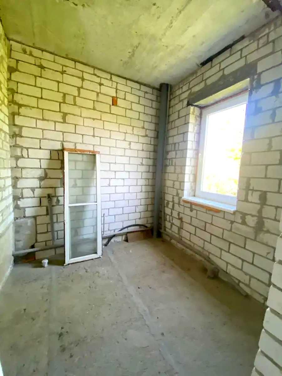1865870985743744