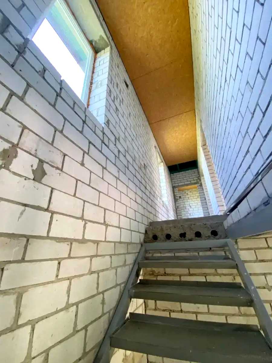 1865870988933340