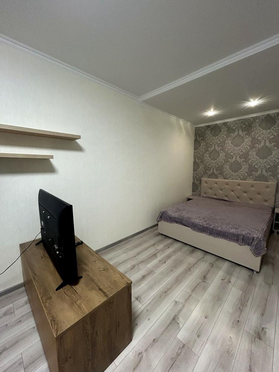 1865873075456782