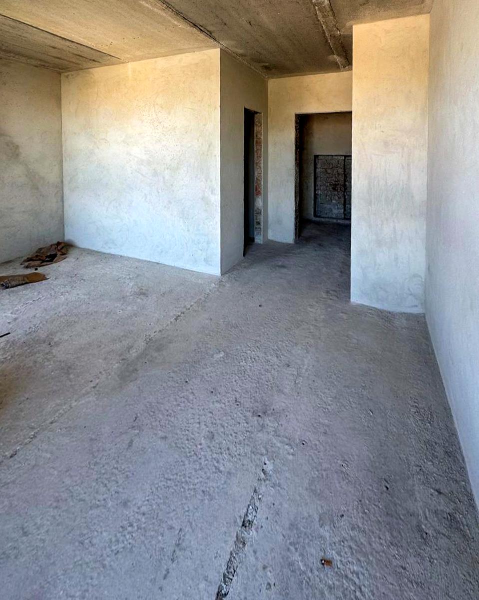 1865876773580914