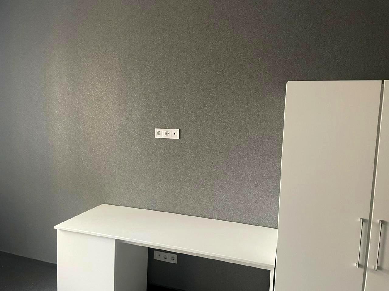 1865878907681831
