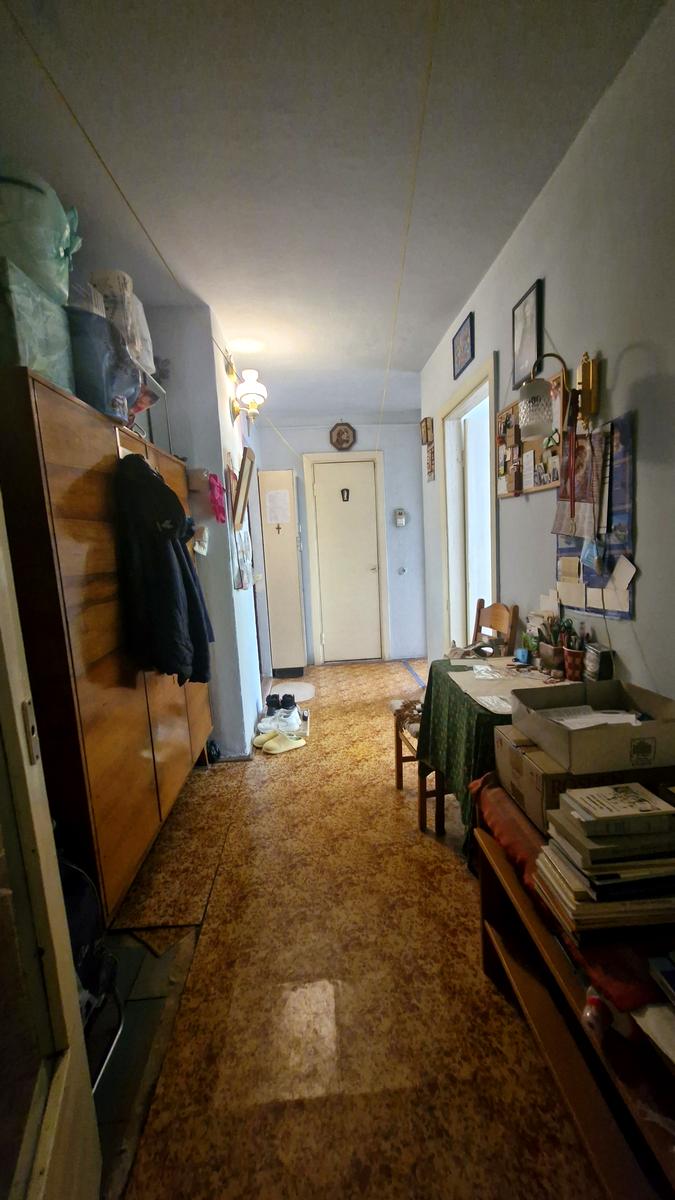 1865882671513206