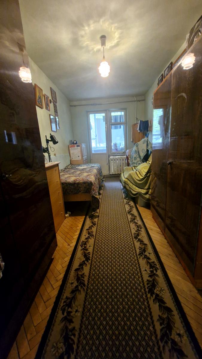 1865882793222422